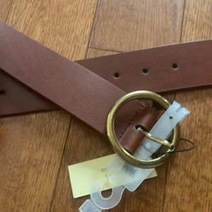Brown leather belt - new! -size medium
